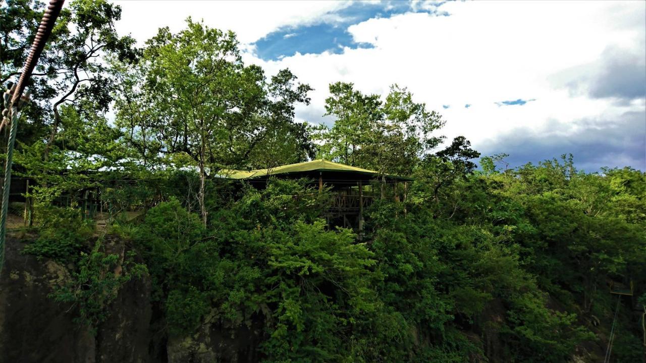 Canon De La Vieja Lodge Liberia Bagian luar foto